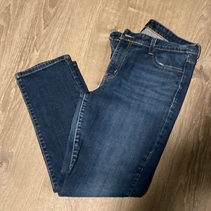 Levi’s women mid rise skinny Jean size 14